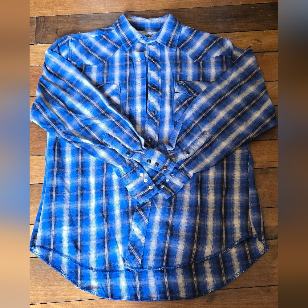 Wrangler Blue and White Plaid Casual Shirt